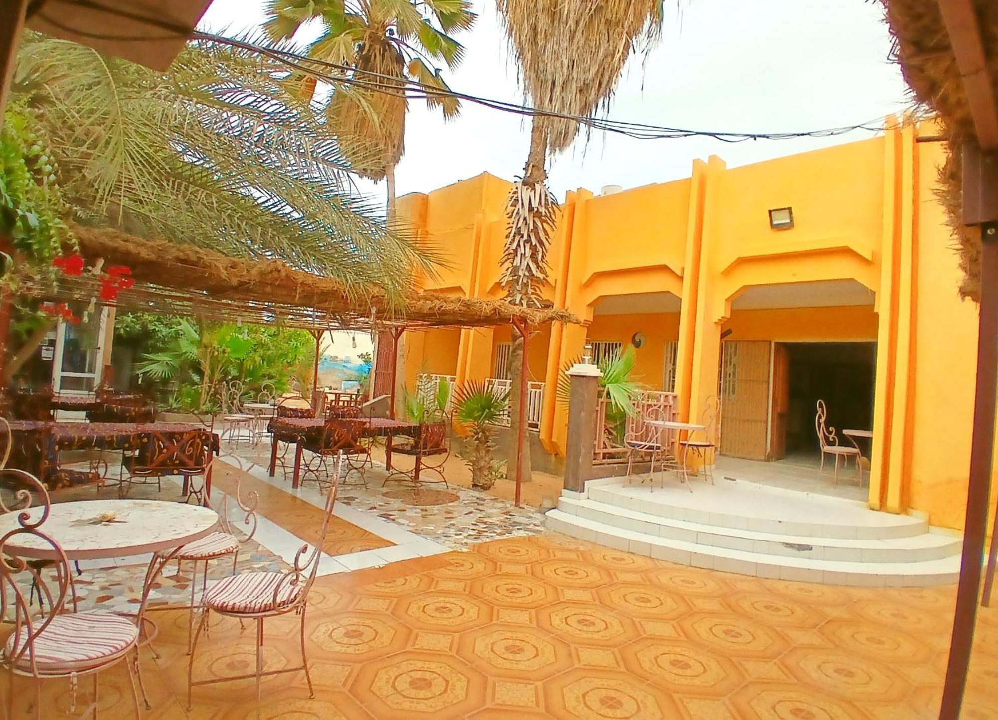 Auberge Triskell Nouakchott Exteriör bild